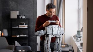 「レゴ スター・ウォーズ」AT-AT、高さ62センチのビッグサイズで登場！