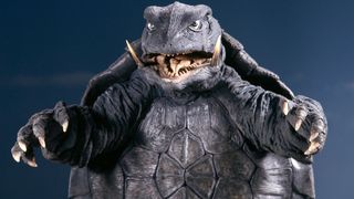 平成ガメラ『大怪獣空中決戦』着ぐるみ永久保存化プロジェクトがクラウドファンディングで始動!