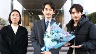 町田啓太「SUPER RICH」クランクアップ!江口のりこ&赤楚衛二と3ショットも公開
