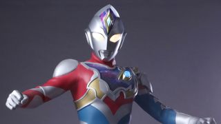 ウルトラマンデッカー、必殺技はセルジェンド光線 タイプチェンジはカードと連動