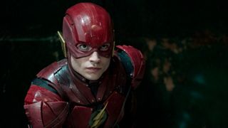 ワーナー&DC、エズラ・ミラー逮捕を受け緊急会議 新作企画を一時停止へ - 米報道