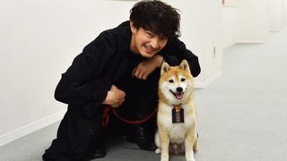 津田健次郎「ナンバMG5」で柴犬・松の声担当!反響に「バレバレな感じ」