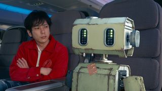 二宮和也『TANG タング』タングと飛行機に乗る場面カット公開！