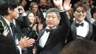 『ベイビー・ブローカー』カンヌで12分間のスタンディングオベーション!