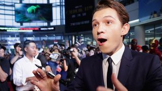 ネタバレ王子トム・ホランド、『スパイダーマン』最新作の超重大サプライズをミズ・マーベル役にバラしていた