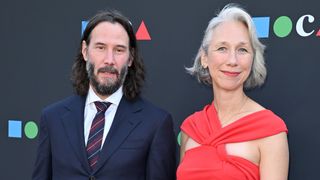 キアヌ・リーヴスの恋人、アレクサンドラ・グラントとは何者？