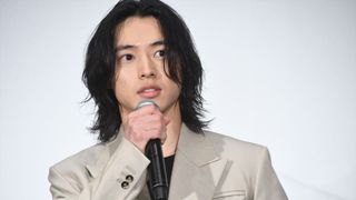 山崎賢人「さらに続編を届けたい」 『キングダム2』初日舞台あいさつ全国341館中継