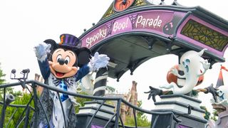 ヴィランズ＆手下がパレードに！ディズニー・ハロウィーンがスタート