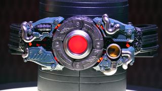 「仮面ライダーBLACK SUN」CSMサンドライバー初公開!史上初の自動変形、西島秀俊のセリフも収録