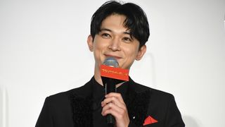 吉沢亮、クリスマスはぼっち?イジられ苦笑い