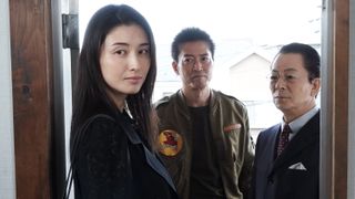 今夜「相棒」第10話 宝石を追う黒コートの美女…その正体とは?