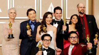 SFコメディー『エブエブ』7冠、アカデミー賞の変化を反映