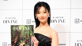 菜々緒「野性的な体でいたい」10年ぶり写真集に自信