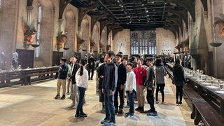 としまえん跡地のハリポタ施設、ホグワーツの大広間が公開！練馬の小学生たちが大興奮