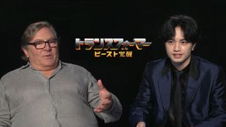 中島健人、『トランスフォーマー』プロデューサーに英語インタビュー　続編でのメガトロン登場をリクエスト
