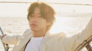 男の色気がすごい…山崎賢人、30歳の誕生日に素顔に迫る写真集発売