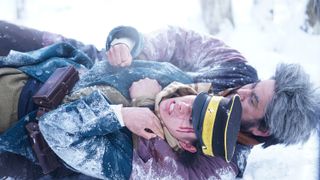 実写ドラマ「ゴールデンカムイ」“伝説の熊撃ち”と杉元が激突!エゾオオカミをめぐる雪山の攻防