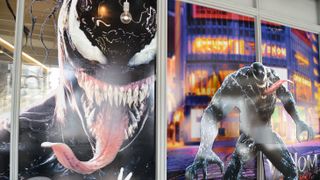 渋谷にヴェノム襲来！TSUTAYAラウンジが映画の世界観に染まる、限定ドリンクも登場