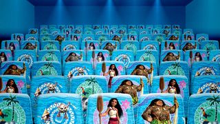 映画館が『モアナと伝説の海2』仕様に　モアナシアター全国8都市の劇場で開催