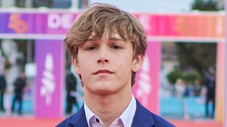 『ベイビー・ドライバー』子役、16歳で死去　走行中の車から転落