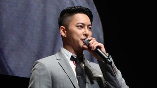 三山凌輝は「コミュ力おばけ」「アメ車みたいな人」…主演映画で褒め殺し