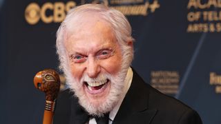 『メリー・ポピンズ』ディック・ヴァン・ダイク99歳、週3ジム通い