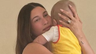 ジャスティン・ビーバーの美人妻、第1子との愛らしい写真公開