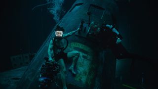 トム・クルーズ、60代の肉体披露『ミッション：インポッシブル』潜水スタントに挑む特別映像も公開