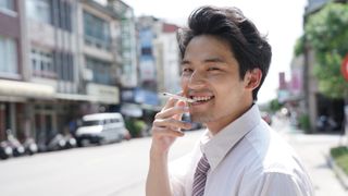 水上恒司の色気がやばい!『九龍ジェネリックロマンス』オフショットほか一挙8枚公開