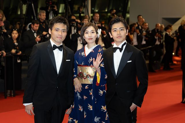 『見はらし世代』黒崎煌代＆木竜麻生がカンヌ映画祭レッドカーペット登場　監督も感慨「映画作ってよかった」【第78回カンヌ国際映画祭】