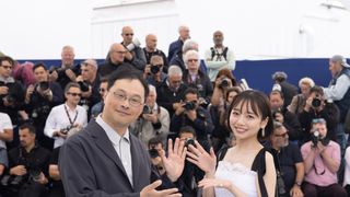齊藤京子、初カンヌで異例の拍手喝采!深田晃司監督とフォトコールへ
