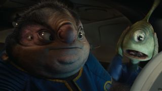 『リロ＆スティッチ』ジャンバとプリークリーの“変装”、実写版で変えた経緯「説得力に欠ける」監督が説明