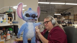 実写版『リロ&スティッチ』撮影現場には実際にスティッチがいた!