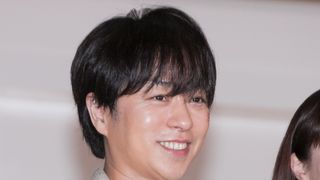 櫻井翔、「放送局占拠」初回から顔に傷メイク 猛暑の撮影「汚れと暑さで大変です」