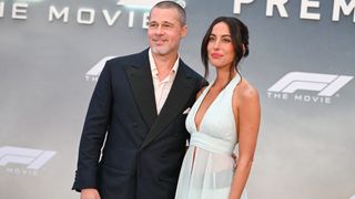 ブラッド・ピット、29歳年下の恋人と『F1』プレミアにラブラブ登場!