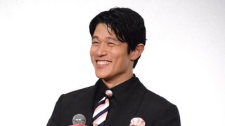 鈴木亮平、共演者の出身地をスラスラ回答