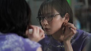 吉岡里帆、可憐かつ妖艶な演じ分け 実写『九龍ジェネリックロマンス』魅惑の新場面カット公開