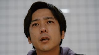 二宮和也主演『8番出口』不気味すぎる“おじさん”も！場面写真公開