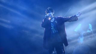 佐藤健率いる4人組バンド、サプライズ登場&生歌唱で会場騒然!