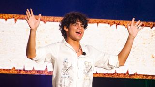 実写版「ONE PIECE」ルフィ役がサプライズ来日！シーズン3決定を日本語で生報告