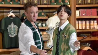 マルフォイ役トム・フェルトンが原宿に！「ハリポタショップ」オープン記念イベントに駆けつける