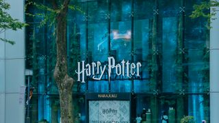 日本初の旗艦店「ハリー・ポッター ショップ 原宿」の内部を初公開!バタービールも飲める