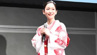 吉岡里帆、金魚柄&花咲く浴衣姿で魅了 恋愛相談には熱いエール