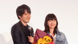 松山ケンイチ、イベントにサプライズ登場！来日のペ・ドゥナを前に告白シーンを20年ぶり再現