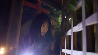 菅野美穂がバールで祠を破壊！話題の“ぶち切れ”シーンに迫る『近畿地方のある場所について』特別映像公開