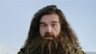 ドラマ版『ハリー・ポッター』ハグリッドの衣装が映画そっくり…映画版監督が疑問「何の意味があるんだ？」