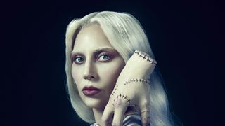 「ウェンズデー」レディー・ガガのビジュアル初公開！妖しくも美しい学園教師役