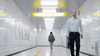 『8番出口』おじさんの衝撃的な再現度話題　「CGと疑われるのも納得」「怖かった」