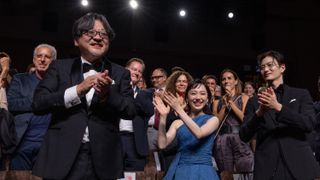 芦田愛菜＆岡田将生、ベネチアで10分超えスタンディングオベーション『果てしなきスカーレット』世界初上映