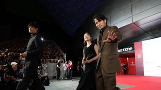 岡田准一「イクサガミ」世界初上映に拍手喝采 プロデュース作で「ぼく燃えます」